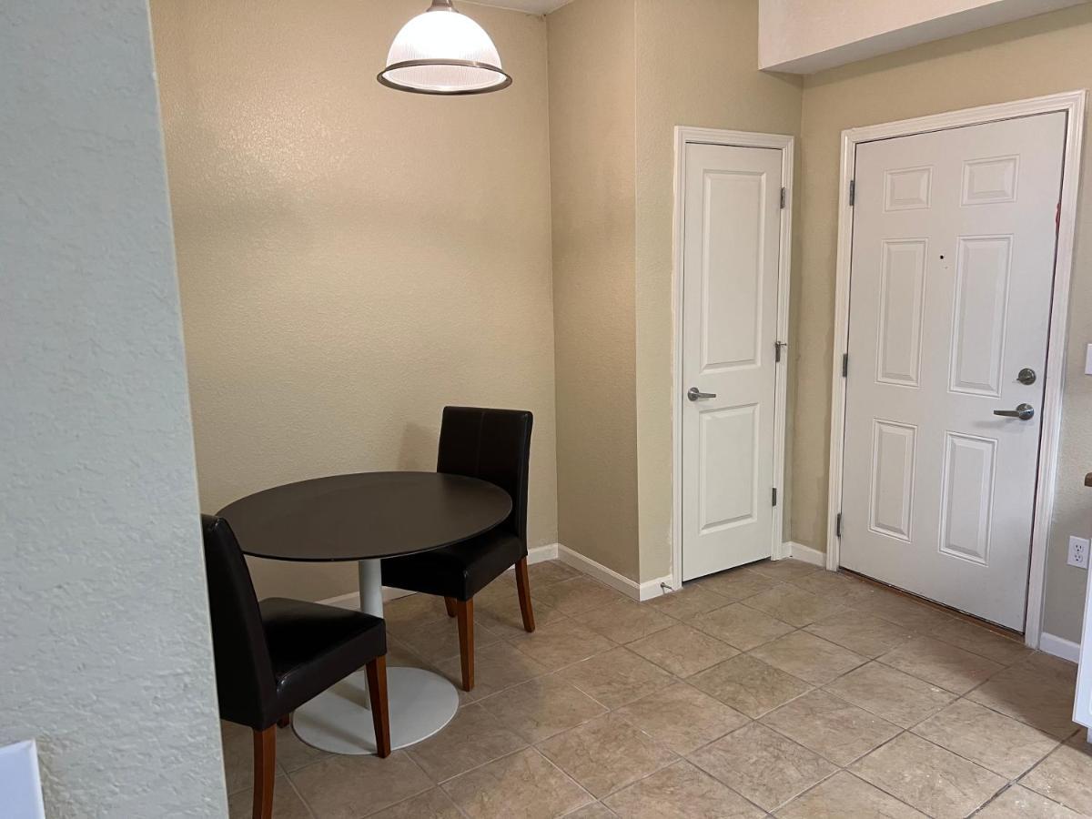 Washburn Hotel Suites Topeka Luaran gambar